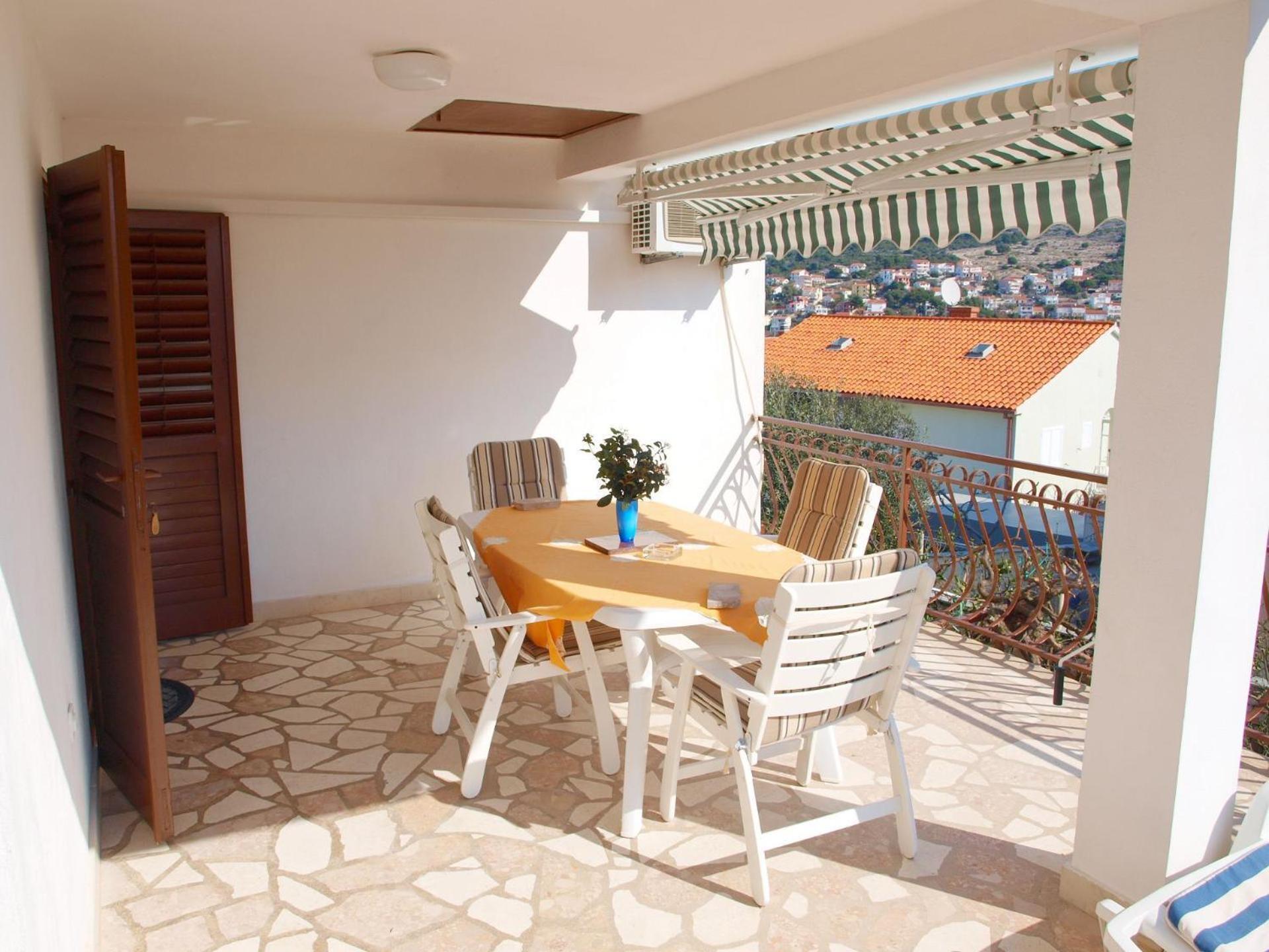 Apartments Mirja - 100M From The Beach & Parking Trogir Extérieur photo