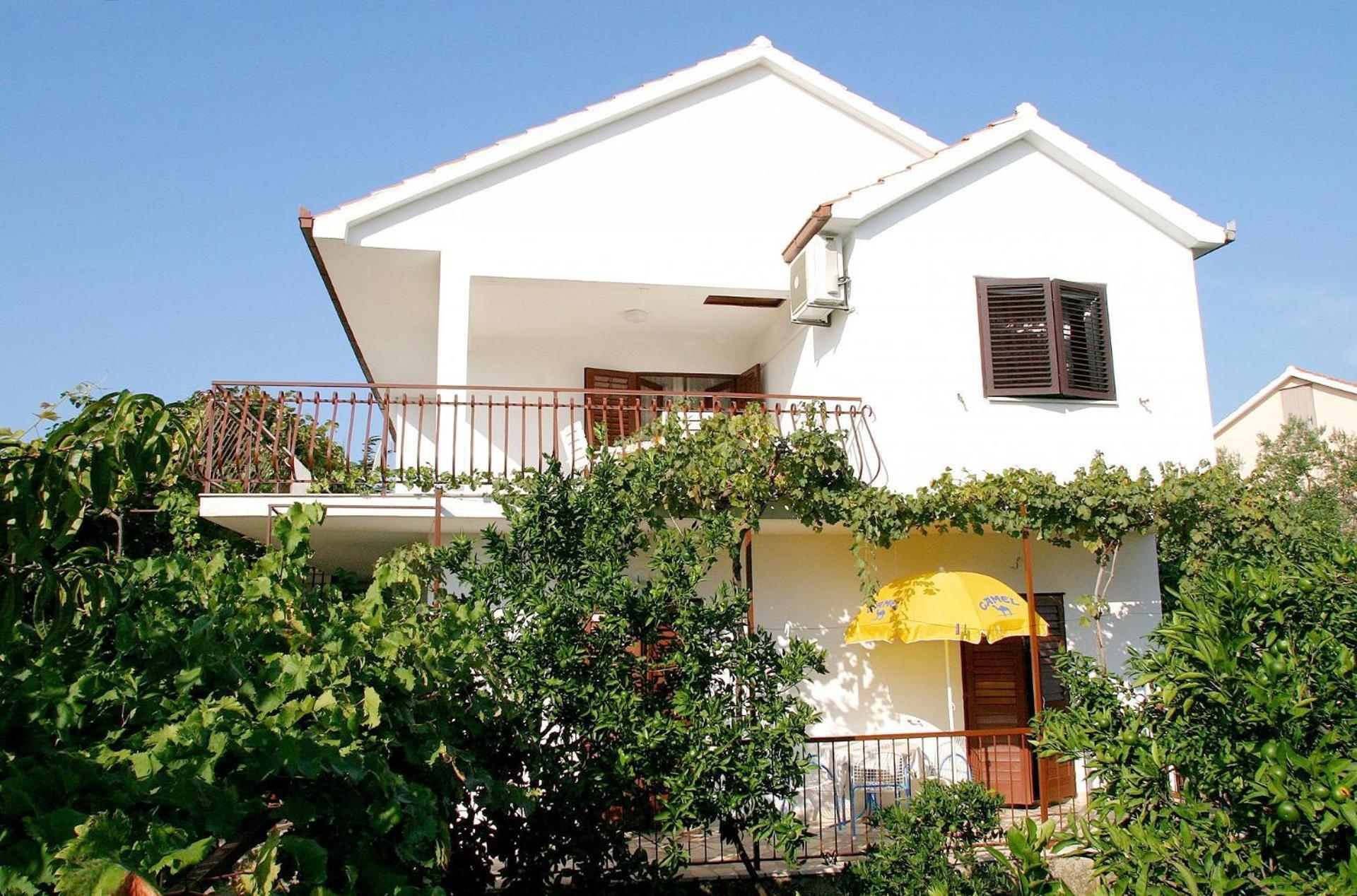 Apartments Mirja - 100M From The Beach & Parking Trogir Extérieur photo